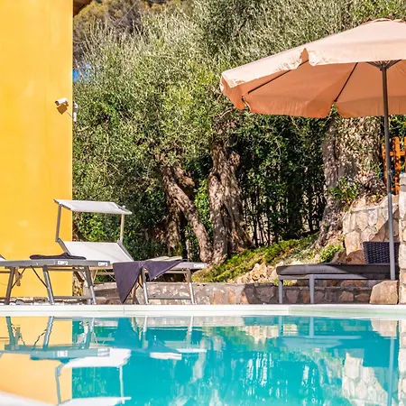 Mareli - Magnifica Con Piscina Willa